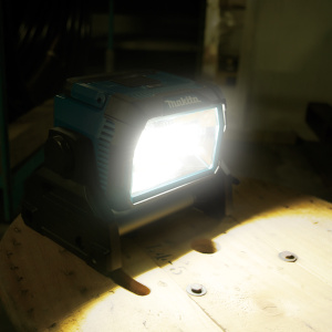 MAKITA DML809 TYÖMAAVALAISIN. 2XLXT AKKU/230V, MAX 10000 LUMEN 5