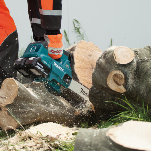 MAKITA DUC306Z KETJUSAHA 2X18V, 20 M/S, BL, LAIPPA 300MM. RUNKOVERSIO 2